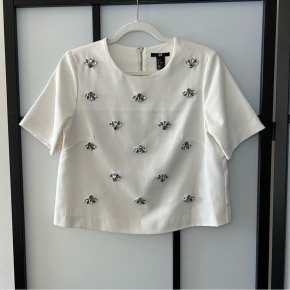 [6] H&M White Structured Short Sleeve Crop Top W/ Silver Jewel Embellishments - Picture 1 of 13